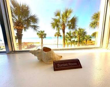 880 Mandalay Avenue - Photo Thumbnail 19