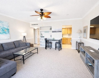 880 Mandalay Avenue - Photo Thumbnail 4