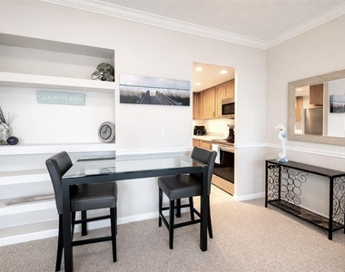 880 Mandalay Avenue - Photo Thumbnail 6