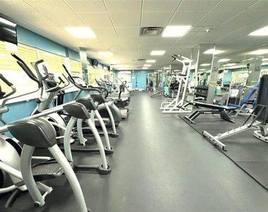 880 Mandalay Avenue - Photo Thumbnail 27
