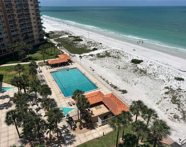 880 Mandalay Avenue - Photo Thumbnail 12