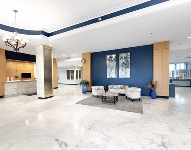 880 Mandalay Avenue - Photo Thumbnail 15