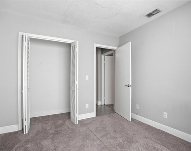 727 N Himes Avenue - Photo Thumbnail 26