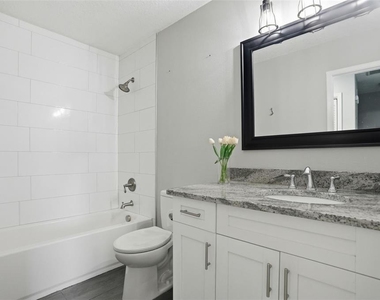 727 N Himes Avenue - Photo Thumbnail 33