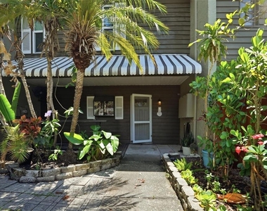 727 N Himes Avenue - Photo Thumbnail 1