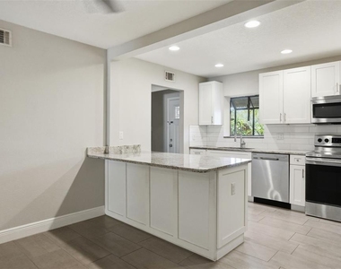727 N Himes Avenue - Photo Thumbnail 10