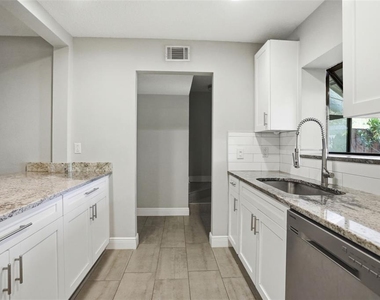 727 N Himes Avenue - Photo Thumbnail 14