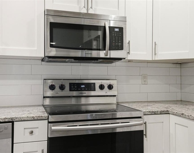 727 N Himes Avenue - Photo Thumbnail 13