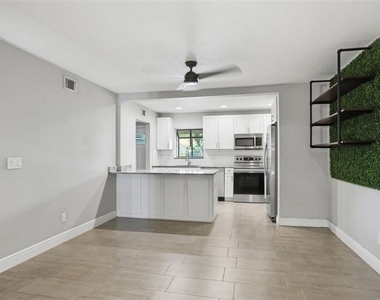 727 N Himes Avenue - Photo Thumbnail 19