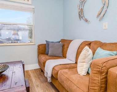 826 11th Avenue S - Photo Thumbnail 10