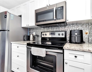 826 11th Avenue S - Photo Thumbnail 13