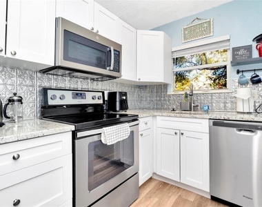 826 11th Avenue S - Photo Thumbnail 12