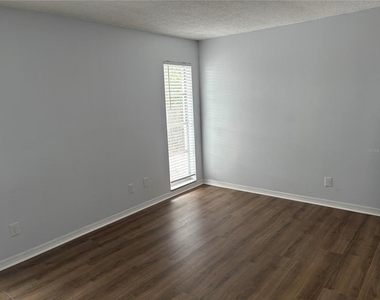 2380 Timbercrest Circle W - Photo Thumbnail 7