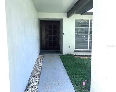 2380 Timbercrest Circle W - Photo Thumbnail 3