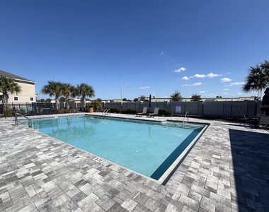 1025 Spring Palms Loop - Photo Thumbnail 4