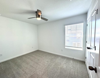1025 Spring Palms Loop - Photo Thumbnail 5