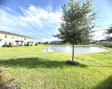 1025 Spring Palms Loop - Photo Thumbnail 2