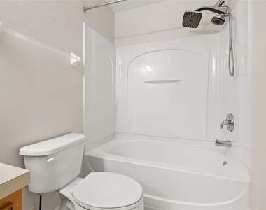 2842 Grasmere View Parkway - Photo Thumbnail 22