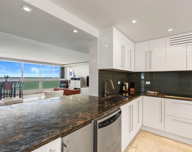 Plaza Atlantico Ave Isla Verde - Photo Thumbnail 10