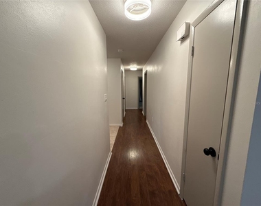 1706 Ne 4th Street - Photo Thumbnail 7