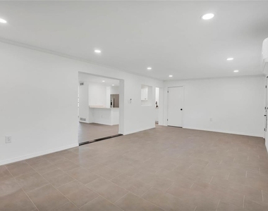 448 Ridge Drive - Photo Thumbnail 5