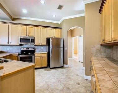 4925 Brightmour Circle - Photo Thumbnail 16