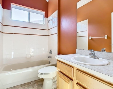 4925 Brightmour Circle - Photo Thumbnail 32