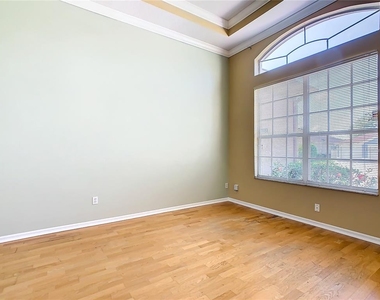 4925 Brightmour Circle - Photo Thumbnail 5