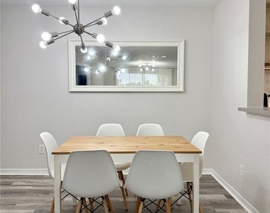 7511 Seurat Street - Photo Thumbnail 3