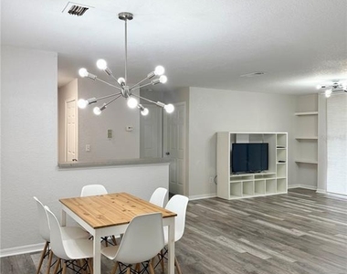 7511 Seurat Street - Photo Thumbnail 2