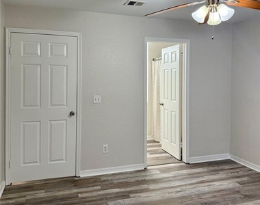 7511 Seurat Street - Photo Thumbnail 15