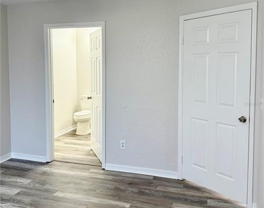 7511 Seurat Street - Photo Thumbnail 12