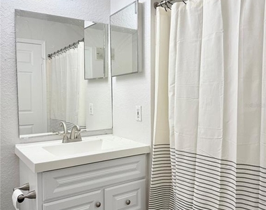 7511 Seurat Street - Photo Thumbnail 13