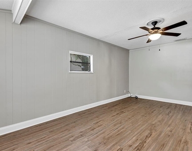 16 Eaton Street - Photo Thumbnail 7