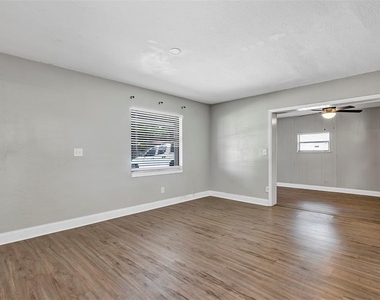 16 Eaton Street - Photo Thumbnail 11