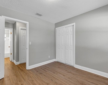 16 Eaton Street - Photo Thumbnail 13