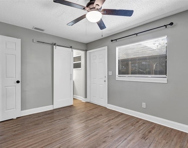 16 Eaton Street - Photo Thumbnail 18