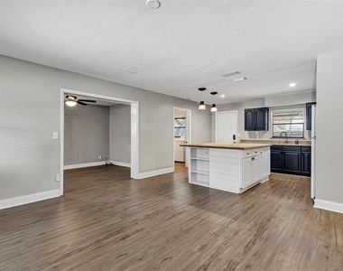 16 Eaton Street - Photo Thumbnail 3