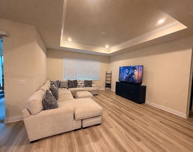 6024 Forest Perch Drive - Photo Thumbnail 2