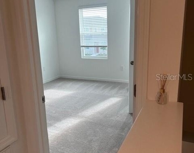 2081 Viewfinder St - Photo Thumbnail 7