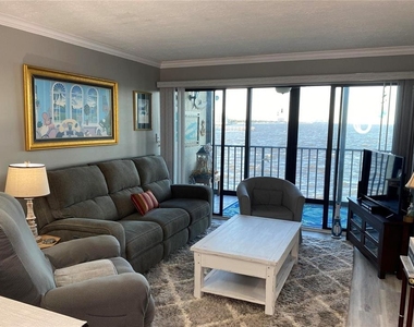 2465 S Washington Avenue - Photo Thumbnail 6