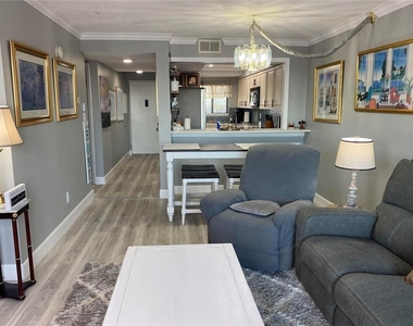 2465 S Washington Avenue - Photo Thumbnail 3