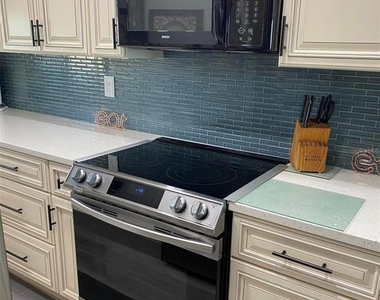 2465 S Washington Avenue - Photo Thumbnail 10