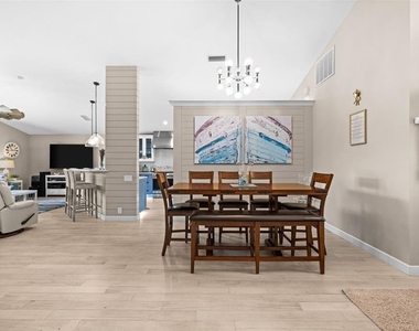 3370 Yonge Avenue - Photo Thumbnail 3