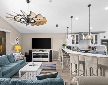 3370 Yonge Avenue - Photo Thumbnail 9