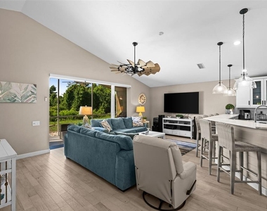 3370 Yonge Avenue - Photo Thumbnail 8