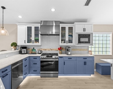 3370 Yonge Avenue - Photo Thumbnail 11