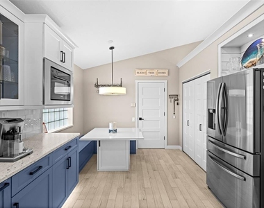 3370 Yonge Avenue - Photo Thumbnail 12