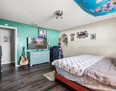24 Sapphire Way - Photo Thumbnail 18