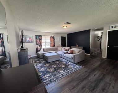 24 Sapphire Way - Photo Thumbnail 3